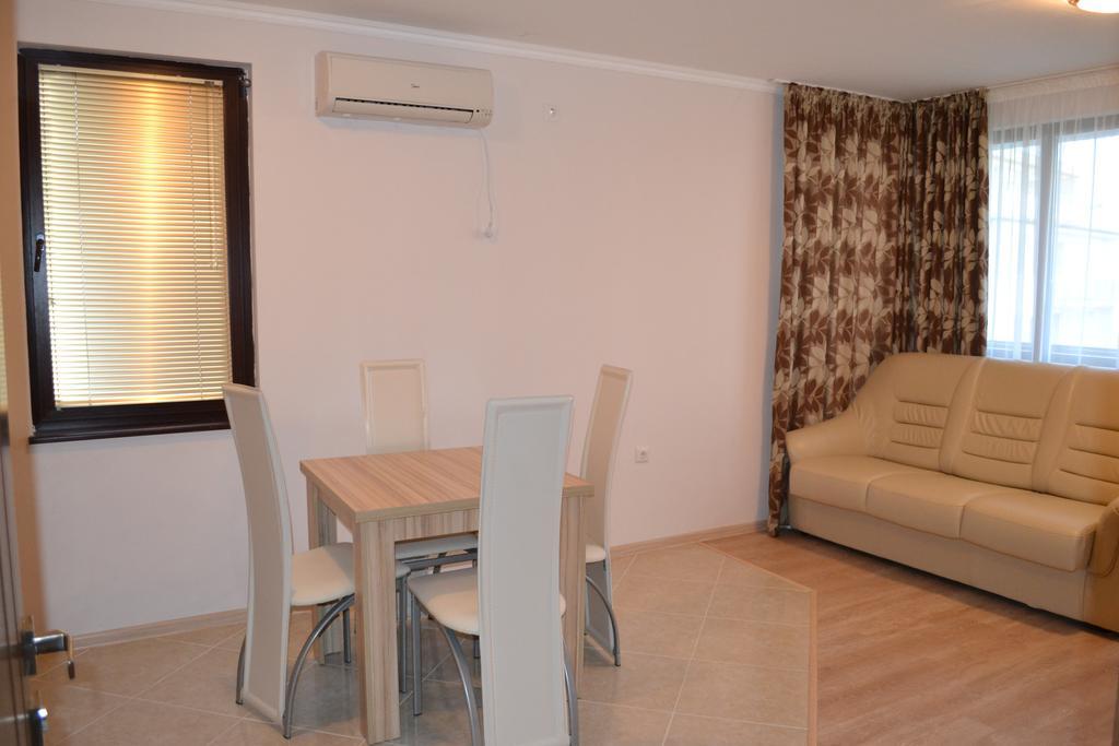Apart Lev Ravda Kamer foto
